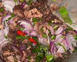 รูปขั้นตอนการทำที่ 4 ของ ก้อยคั่วหมู,ตับ,หนังหมู