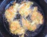 A picture of step 6 of Indonesian Vegetable Fritters (bakwan sayur).