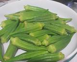 A picture of step 7 of Okra in sweet chilli sauce.