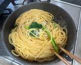 A picture of step 3 of Canola Flowers Spaghetti.