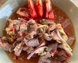 รูปขั้นตอนการทำที่ 2 ของ ยำหมูสมุนไพรเคลียร์วัตถุดิบ🌶️🧄