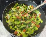 A picture of step 5 of Spicy tuna and leek spaghetti with asian flavours and a citrus twist.