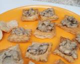 A picture of step 4 of Mushroom vol au vents.