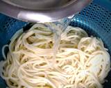 A picture of step 2 of Vegetable Hakka Noodles.