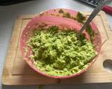 A picture of step 2 of Avocado on toast With scrambled eggs.