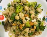 A picture of step 7 of Veggie Rice Noodle and Mixed Nuts.