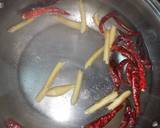 รูปขั้นตอนการทำที่ 2 ของ ขนมจีนน้ำยาไก่ใส่ปลาร้า