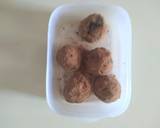 A picture of step 8 of Oreo Milo balls.