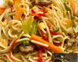 A picture of step 7 of Fried spaghetti with vegetables and chopped beef.