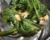 A picture of step 3 of Grilled vegetables with spinach and Toast.