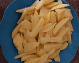 A picture of step 1 of Fries with steamed cabbage #seasonalingredientscontest#.